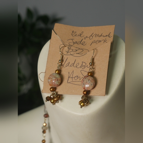 Red Jade and Freshwater Pearl Jewelry Set - Picture 3 of 3